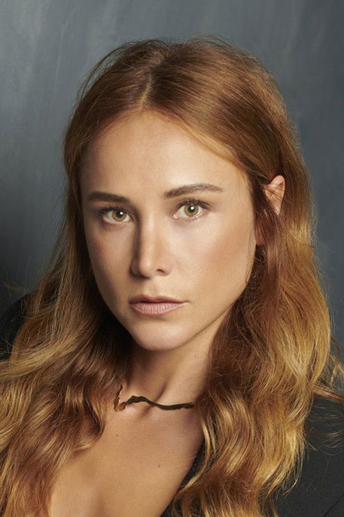 Burçin Terzioğlu as Çiğdem