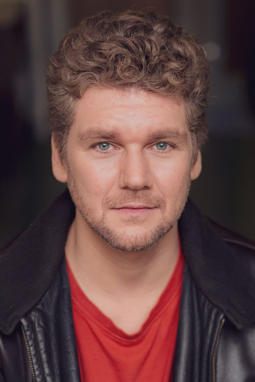 Julian Trostorf as Henry Budde