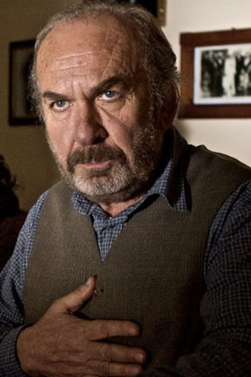 Gulielm Radoja as Engjell