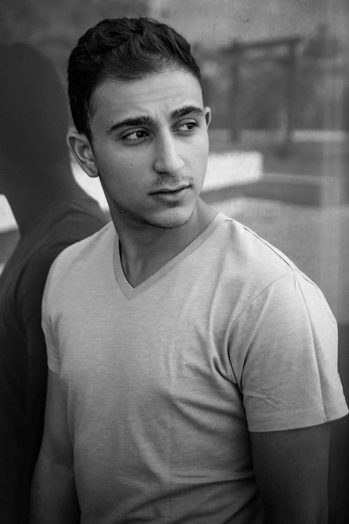 Idan Shakroka as Erez