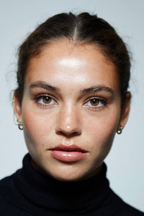 Charlotte MacInnes as Maeve