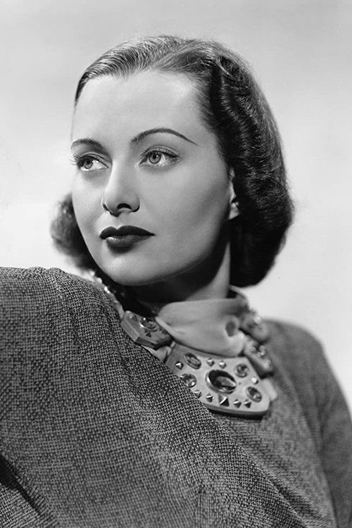 Luli Deste as Julia Engel