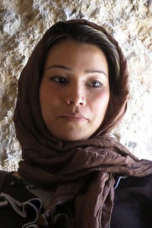 Marzia forootan as Marzia