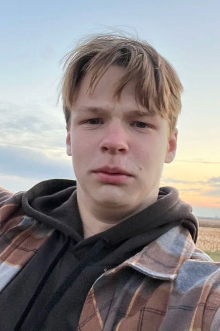 William "Hector Smith" Rakness as Roy Powers