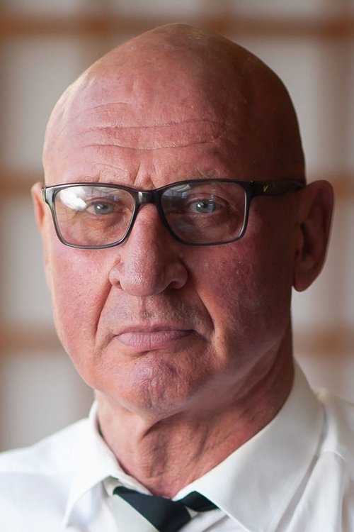 Hennie Bosman as Shaved Head