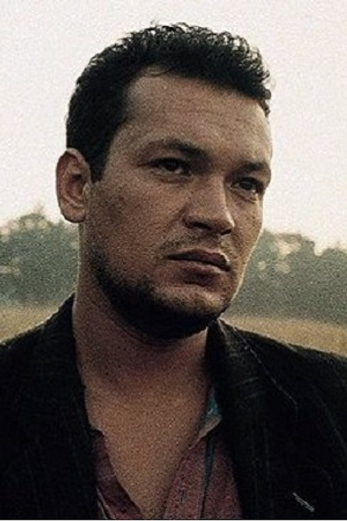 Mehmet Emin Toprak as Saffet (as M. Emin Toprak)