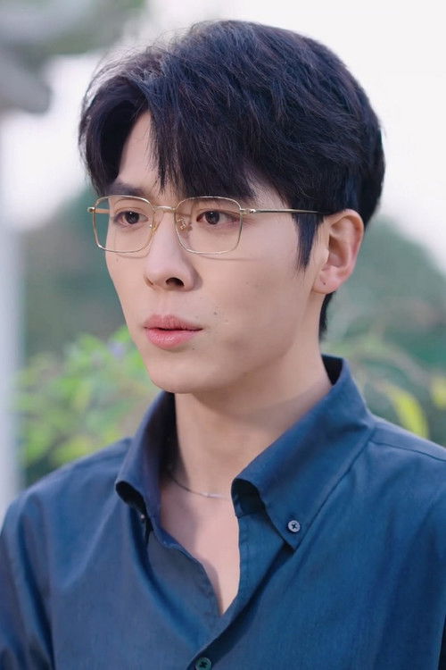 Zhang Bai Yun as Zhou Ji