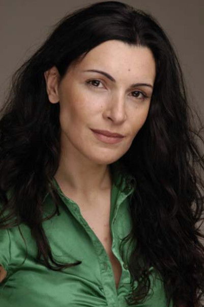 Linda Valadas as Sandra