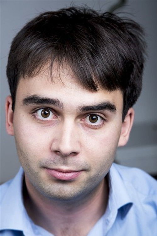 Benoit Chazal as Large family roommate candidate