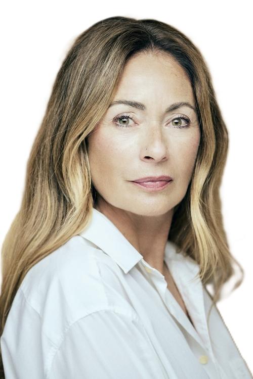 María Lanau as Madre