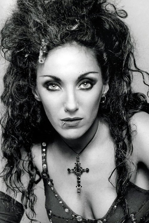 Emanuela Nay as Receptionist