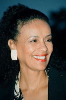 Marilyn McCoo as Sister Harriet