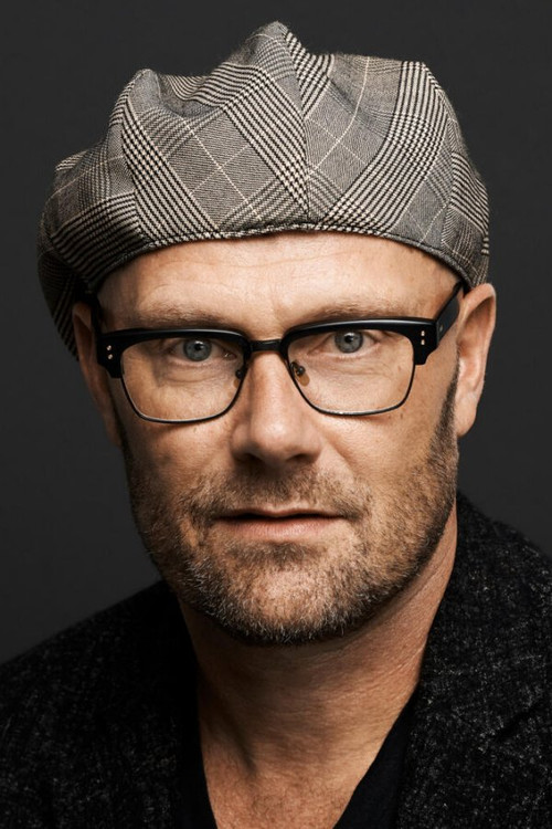 Ole Christian Madsen as Sig selv