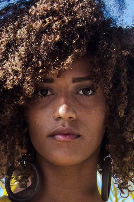 Eduarda Samara as Sem Coração