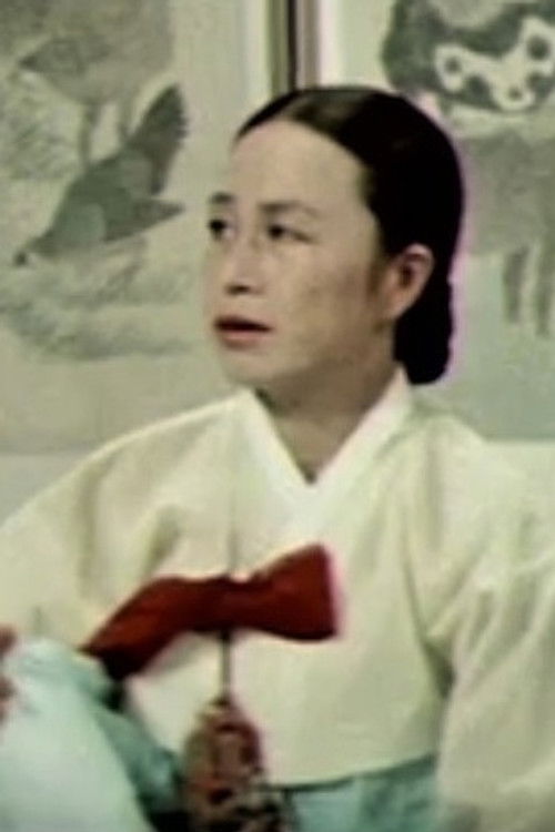 Choe Seung-i as Mrs. Isato