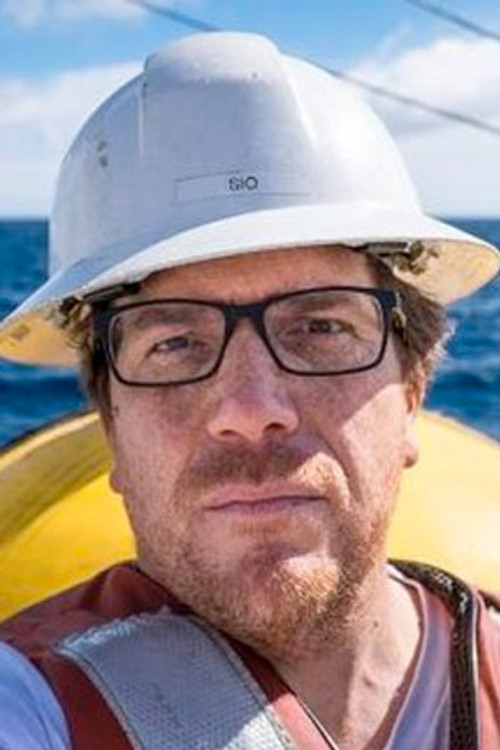 Thomas Moore as Himself - Correspondent