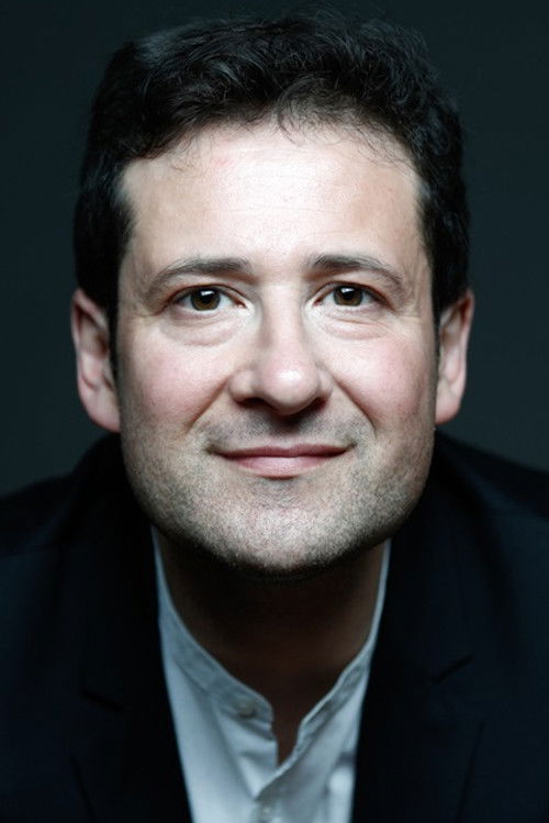 Héctor Cabello Reyes as Monin