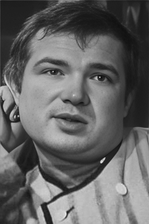 Vladimir Burlakov as командир отряда в колхозе
