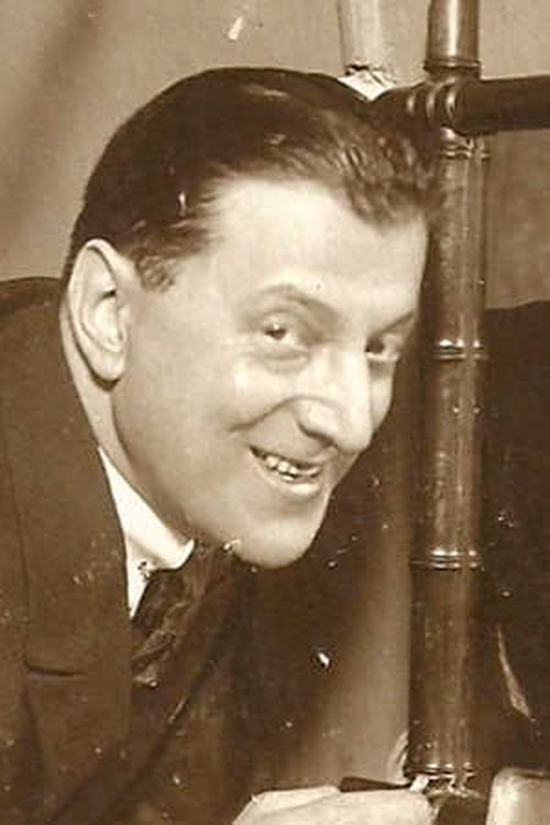 Alexandre Arnaudy as le curé