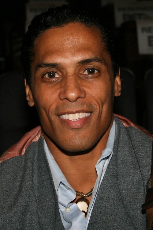 Taimak as Sean Holloway