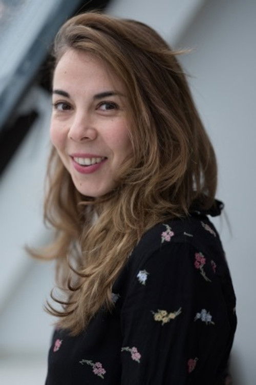 Amel Felloussia as Amel