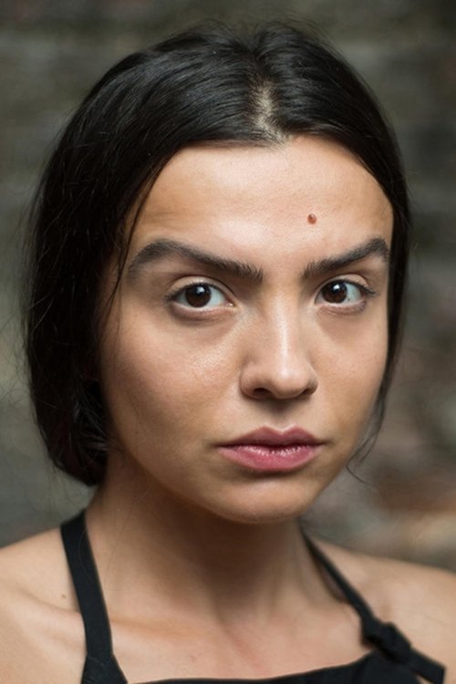 Cătălina Moga as Vera