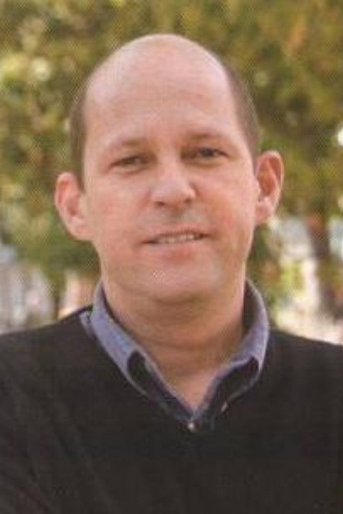 Alberto Valdiri as Alejandro Orozco