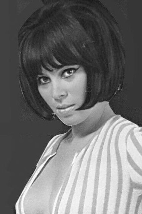 Cristina Penz as Consuelo