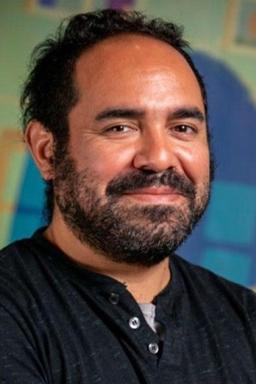 Luis Cifuentes as Rolando