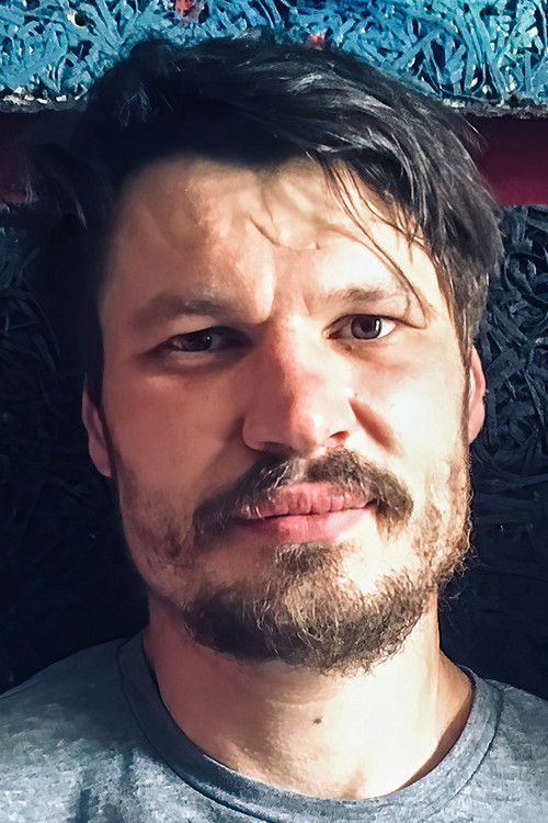 Polgár Tamás as Dog-catcher #2