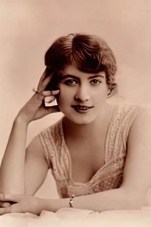 Jeanne Saint-Bonnet as Comtesse Romani