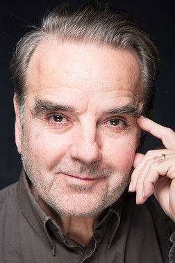 Mircea Constantinescu as Prefect