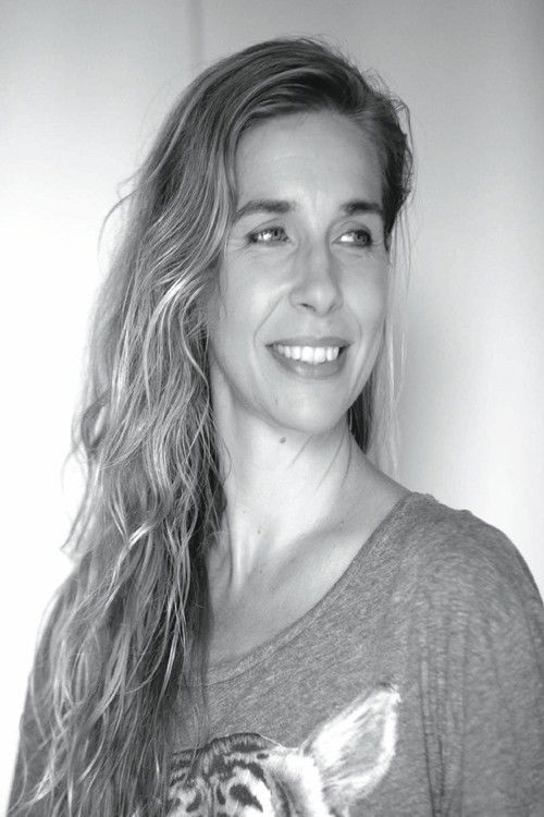 Barbara Carlotti as Self - Performer