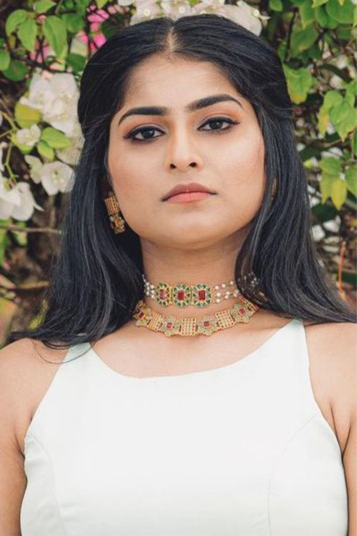 Gayathri Ashok as Girl