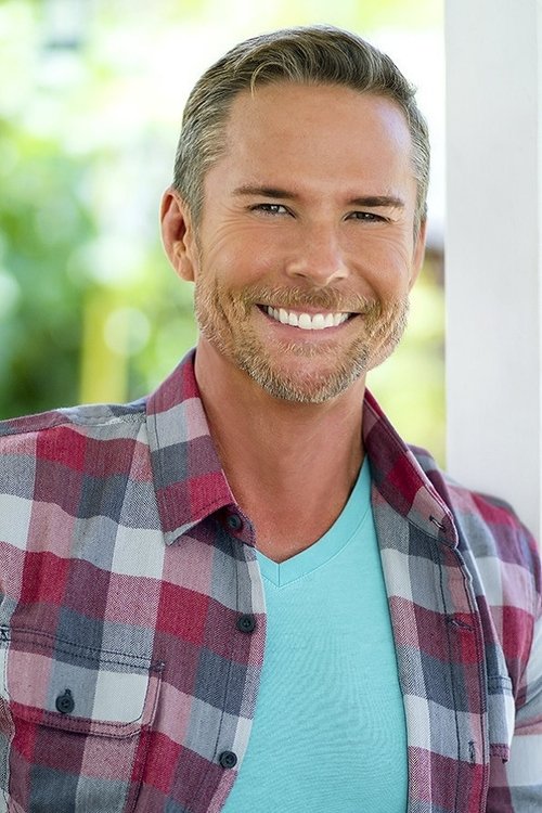 Doug Jeffery as Mike Cole