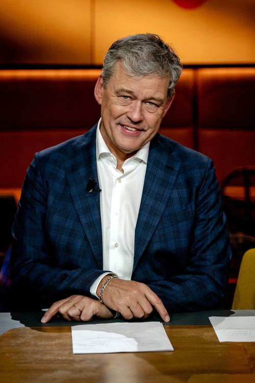 Charles Groenhuijsen as Themself