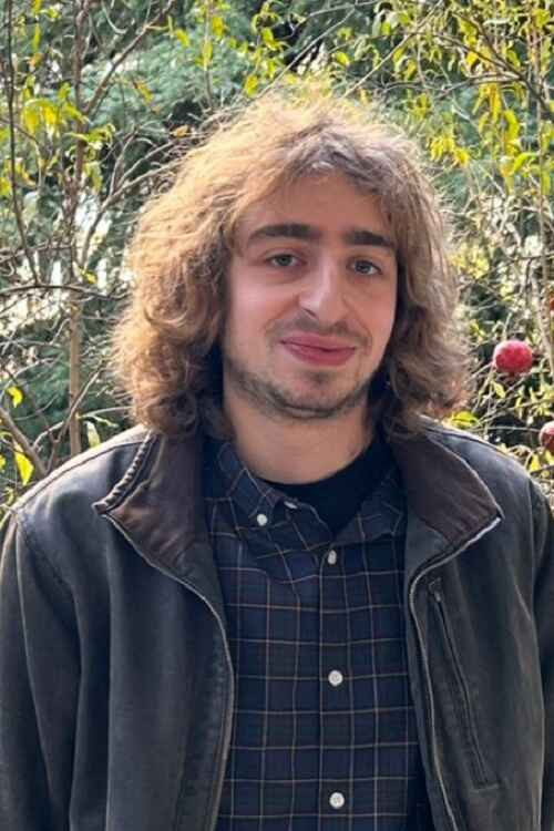 Buka Tolordava as Oto