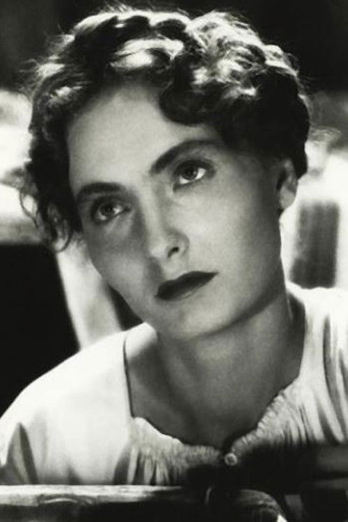 Alice Szellay as Anna Csutak