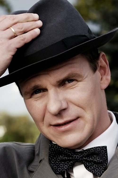 Olaf Burmeister as Heiner Zech