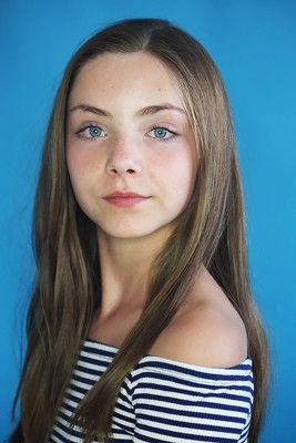 Zsófia Rea as Racha