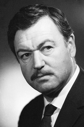 Efim Kopelyan as ակադեմիկոս Գրիգոր Վանունց