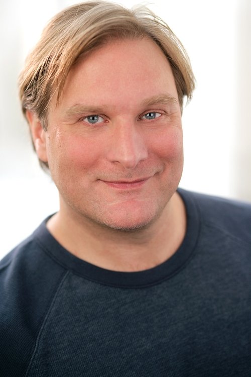 Charlie Romanelli as Russ