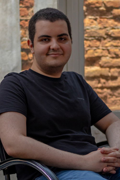 Vitor Dividino as Danilo