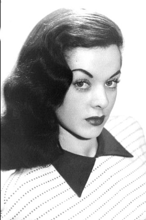 Karen Randle as Girl at Inn (uncredited)