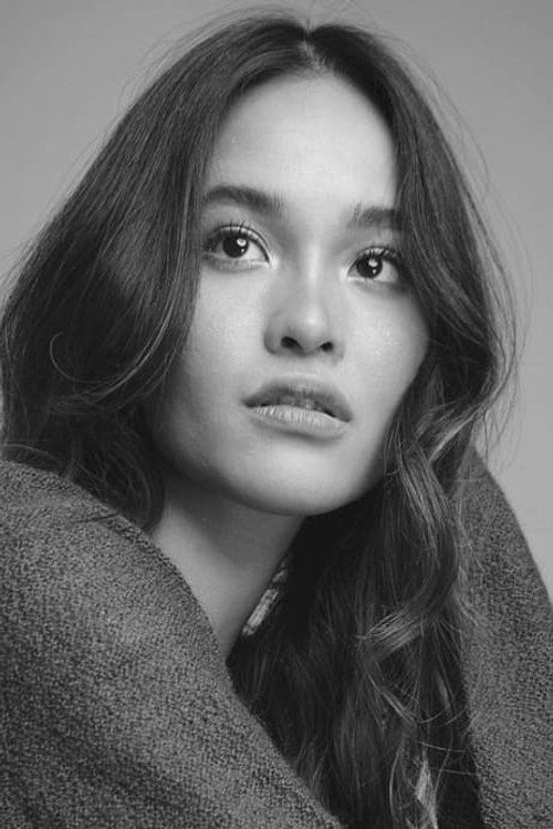 Arielle Roces as Flo