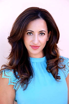 Narmar Hanna as Alejandra