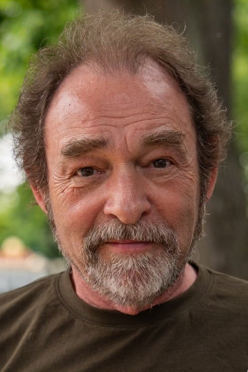 Martin Miehe-Renard as 