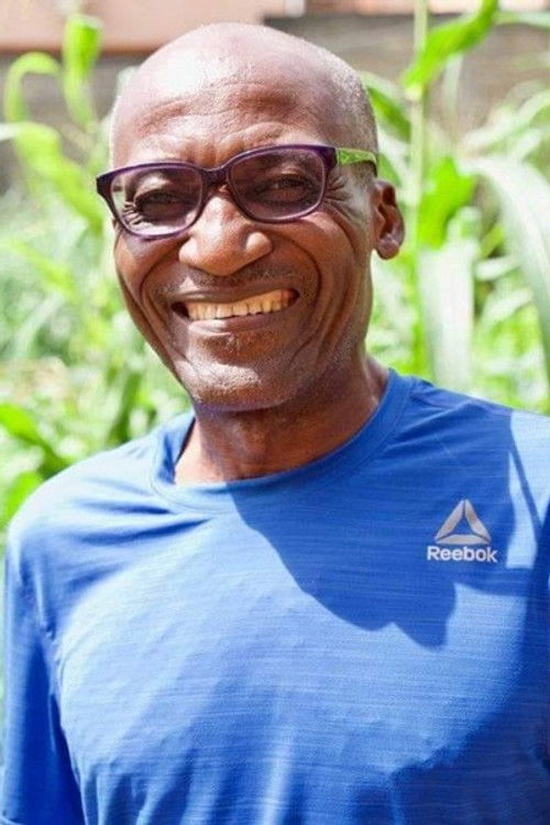 Jacobin Yarro as Charles