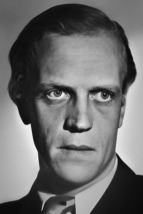 Claus Clausen as Bischof