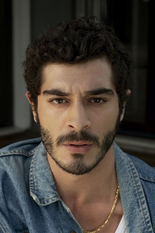 Burak Deniz as Siyah Piyon (Voice)